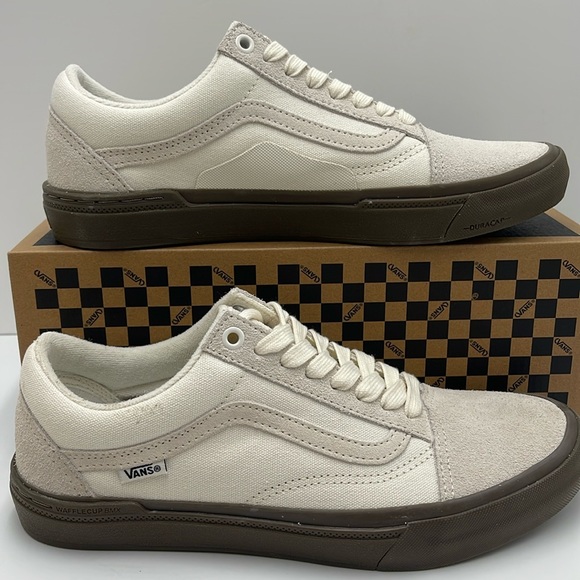 Vans Men’s Bmx Old Skool
Marshmallow/Gum
VN0005UZOVM Sneakers - Picture 1 of 16